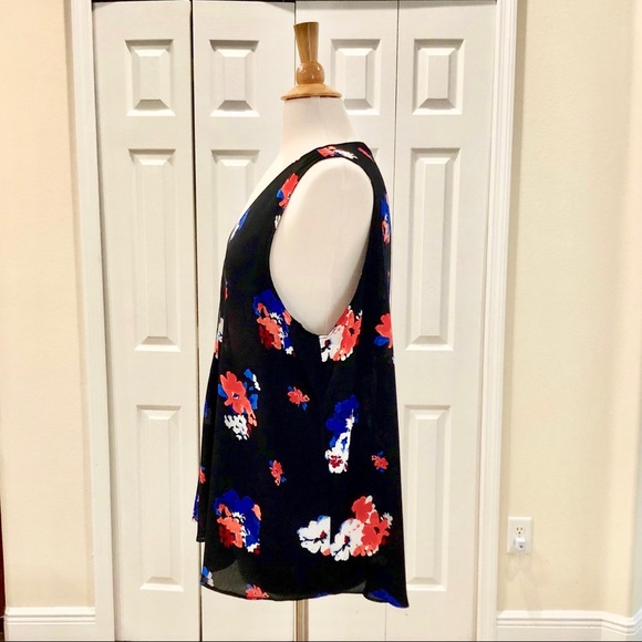 SOLD Vince Camuto V-Neck Drape Front High-Low Top - Picture 6 of 8